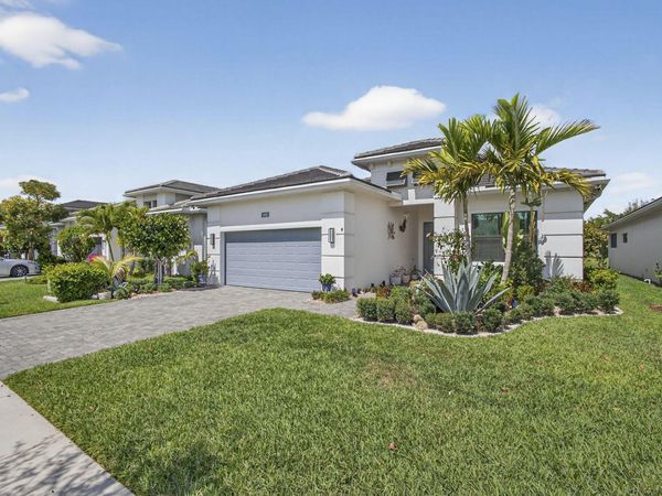 5492 St Armands Way, Westlake, FL 33470