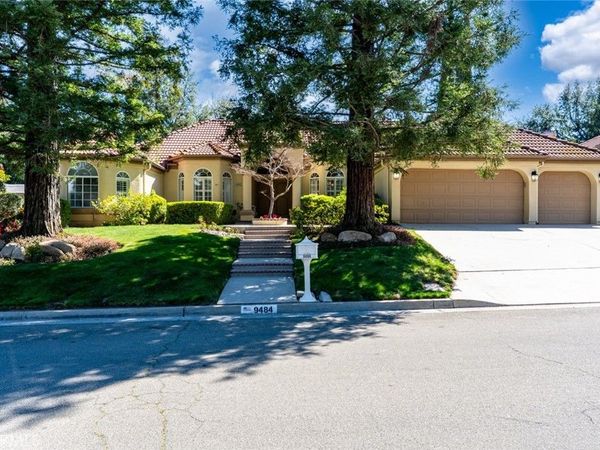 9484 N Woodmont Drive, Fresno, CA 93720