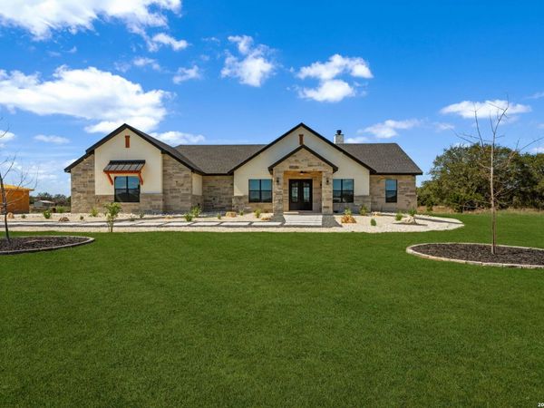 344 Buckskin, Bandera, TX 78003