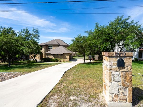 25719 Green River Drive, San Antonio, TX 78260