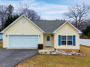 147 STRATFORD PL W, Madison Heights, VA 24572