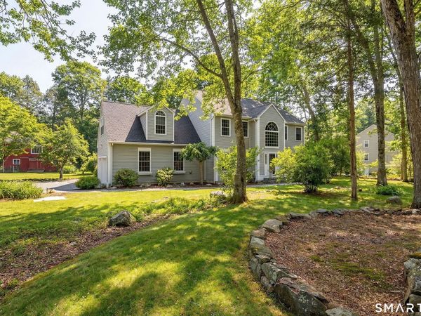 10 Sweetbriar, Newtown, CT 06482