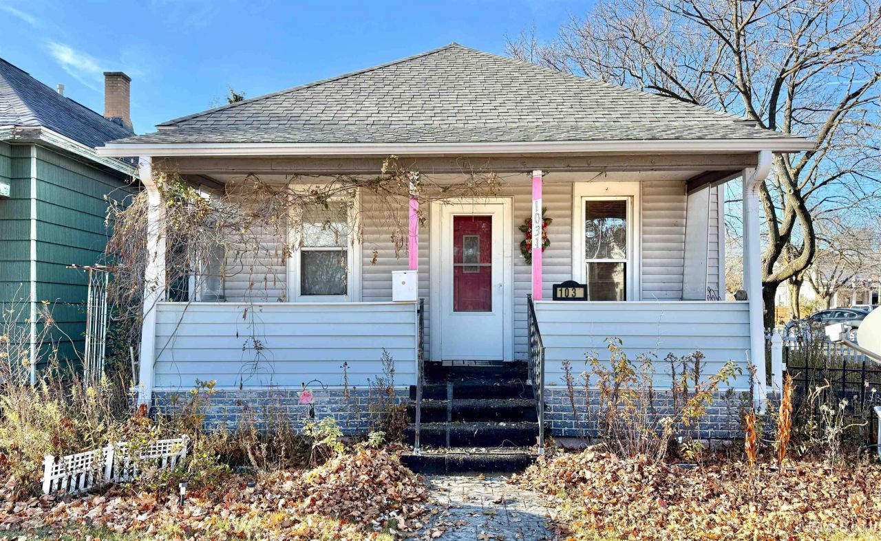 1031 Sheridan Road, Escanaba, MI 49829 Main Photo