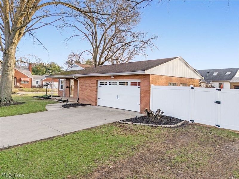 304 South Street, Louisville, OH 44641 Photo 2