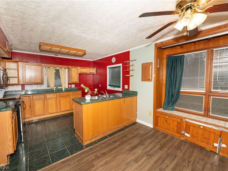 2758 Oak Street, Willoughby Hills, OH 44094 Photo 8