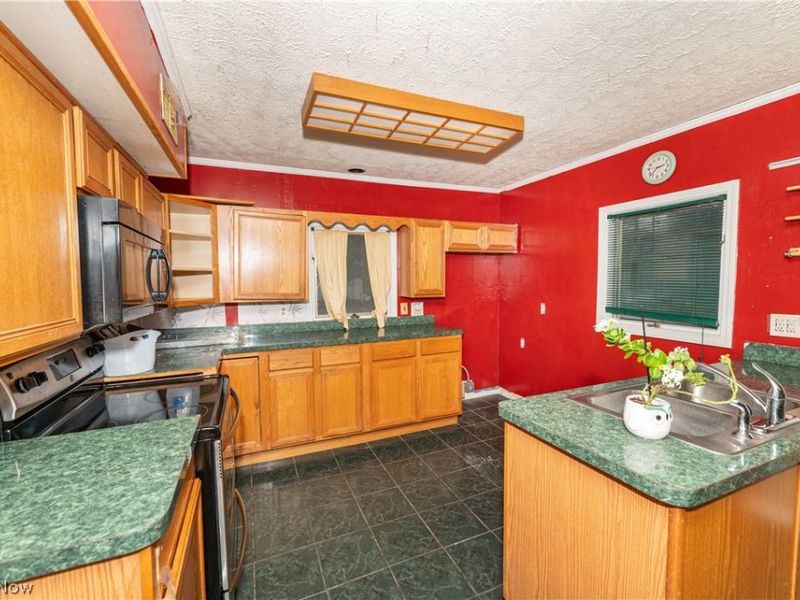 2758 Oak Street, Willoughby Hills, OH 44094 Photo 9