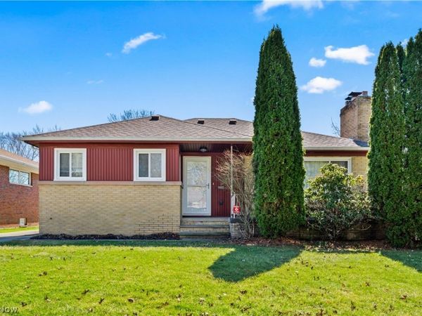 10701 Barrington Boulevard, Parma Heights, OH 44130