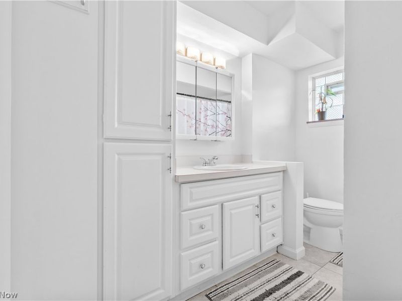 10701 Barrington Boulevard, Parma Heights, OH 44130 Photo 12