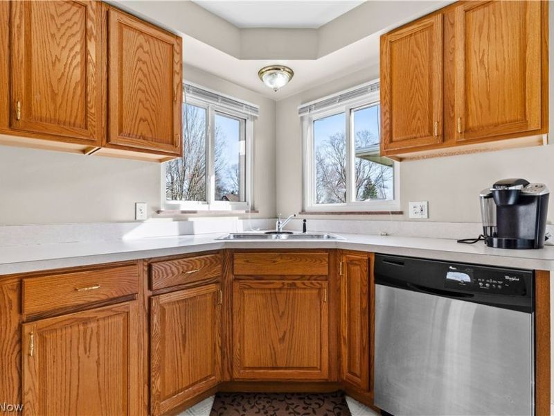 10701 Barrington Boulevard, Parma Heights, OH 44130 Photo 6