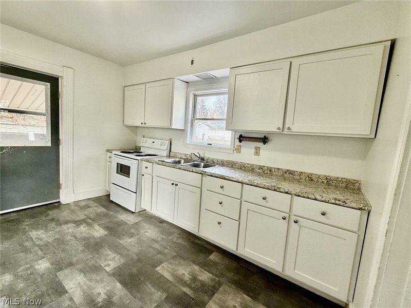 320 Water Street, Chardon, OH 44024 Photo 13