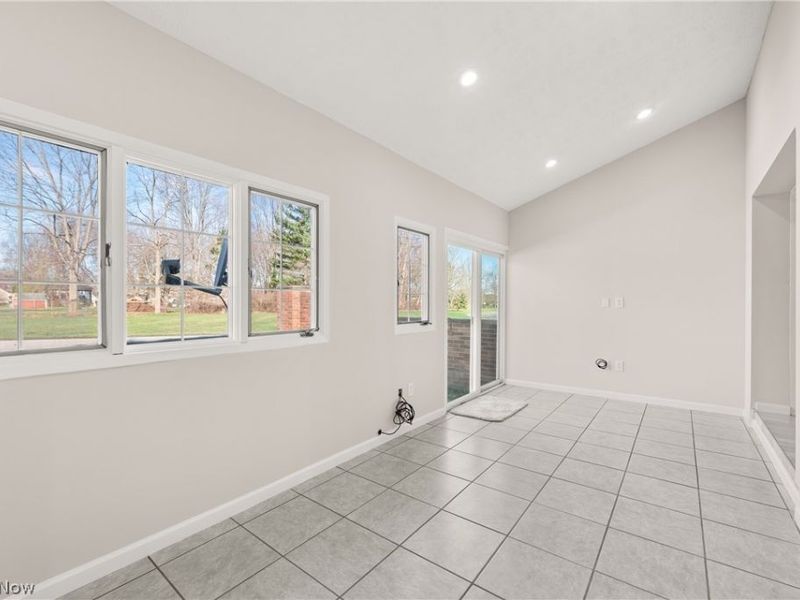 25555 Country Club Boulevard, North Olmsted, OH 44070 Photo 22