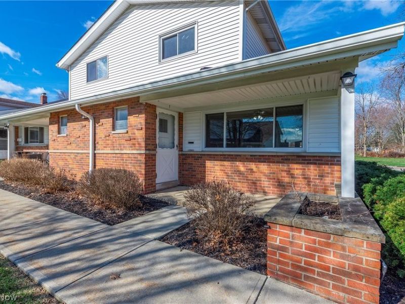 25555 Country Club Boulevard, North Olmsted, OH 44070 Photo 3