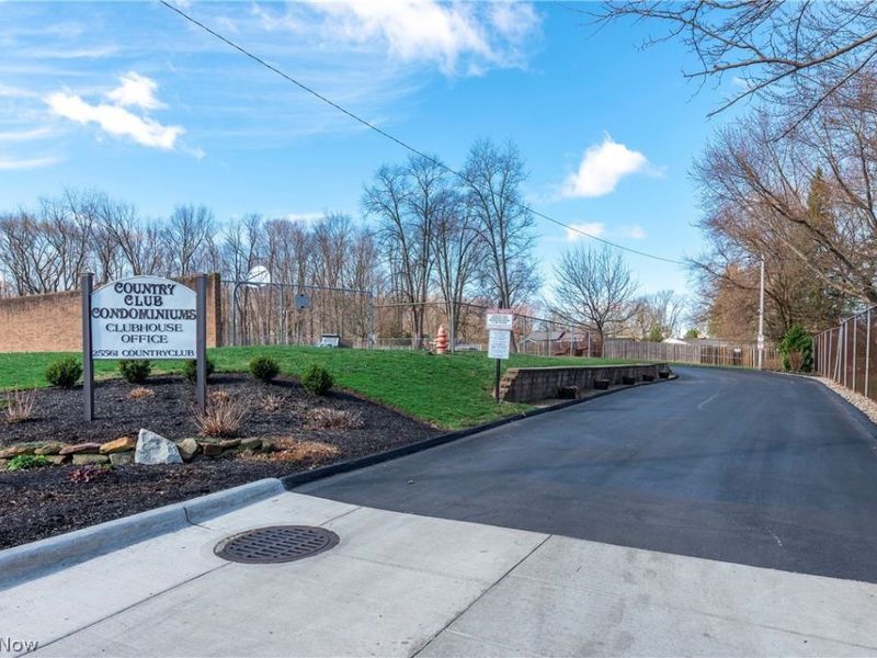 25555 Country Club Boulevard, North Olmsted, OH 44070 Photo 37