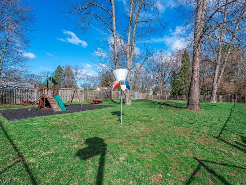 25555 Country Club Boulevard, North Olmsted, OH 44070 Photo 41