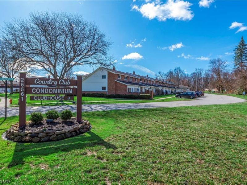 25555 Country Club Boulevard, North Olmsted, OH 44070 Photo 5