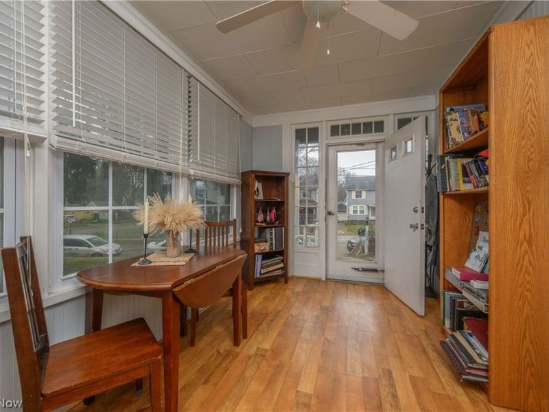 633 Mckinley Avenue SE, North Canton, OH 44720 Photo 2