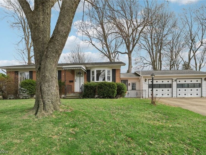 3830 Regentview Street NE, Canton, OH 44705 Photo 3