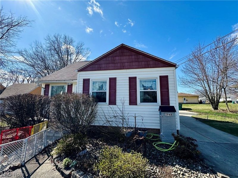 5948 Dunham Road, Maple Heights, OH 44137 Photo 1