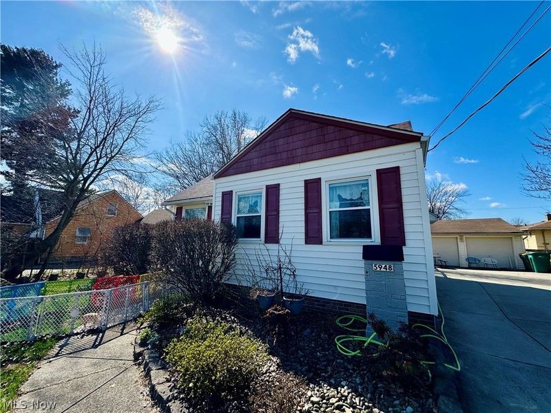 5948 Dunham Road, Maple Heights, OH 44137 Photo 2