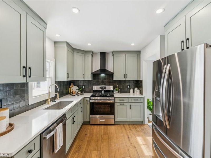 16305 Marquis Avenue, Cleveland, OH 44111 Photo 2