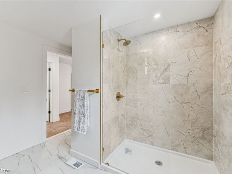 16305 Marquis Avenue, Cleveland, OH 44111 Photo 31