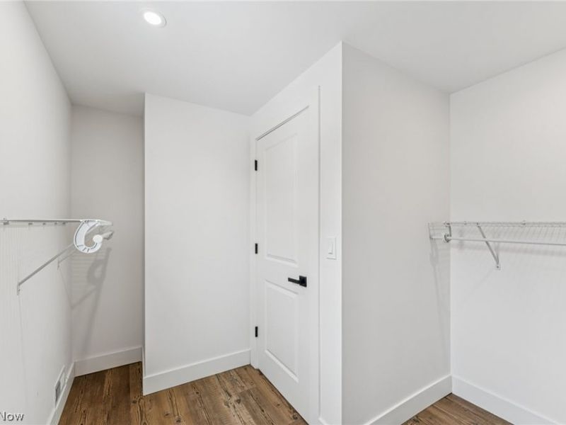 16305 Marquis Avenue, Cleveland, OH 44111 Photo 32