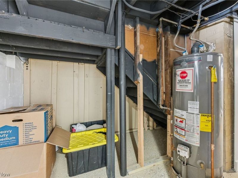 16305 Marquis Avenue, Cleveland, OH 44111 Photo 41