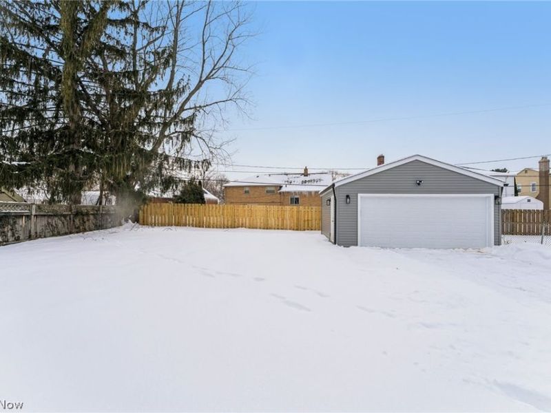 16305 Marquis Avenue, Cleveland, OH 44111 Photo 46