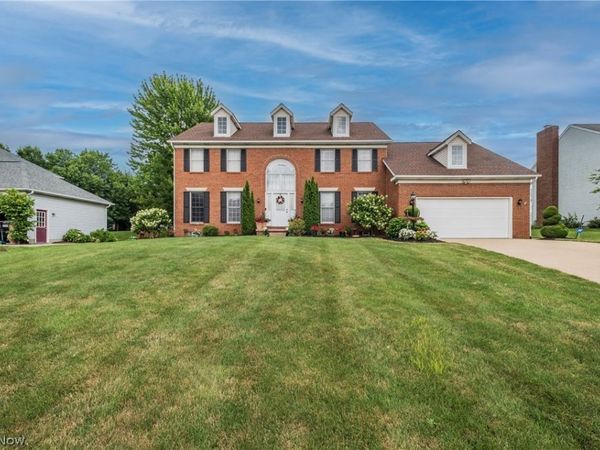 9364 Pheasant Valley Avenue NW, North Canton, OH 44720