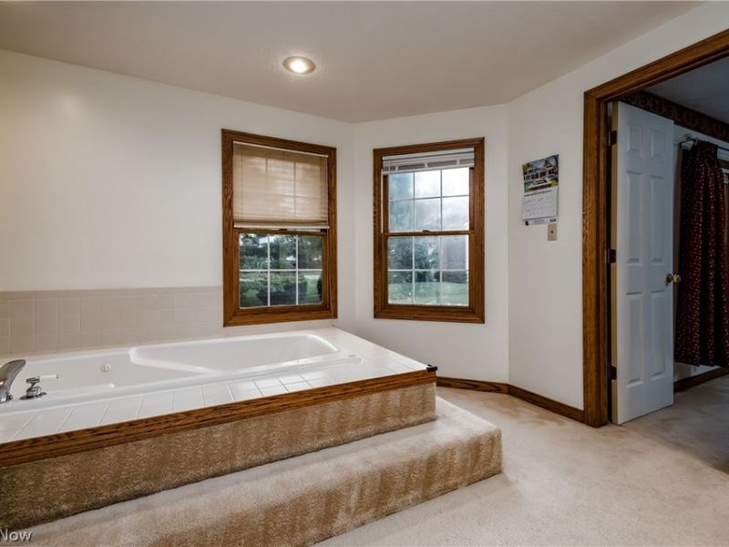 9364 Pheasant Valley Avenue NW, North Canton, OH 44720 Photo 27