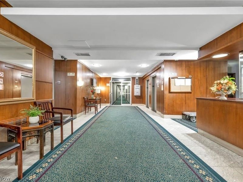 11820 Edgewater Drive, Unit 106, Lakewood, OH 44107 Photo 2