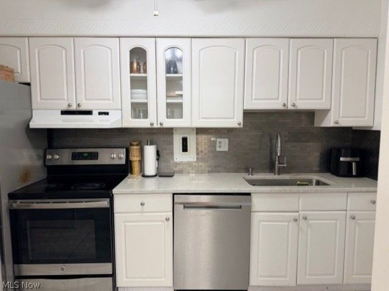 11820 Edgewater Drive, Unit 106, Lakewood, OH 44107 Photo 5