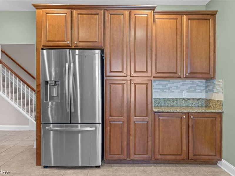 304 Cobblestone Drive, Mayfield Heights, OH 44143 Photo 14