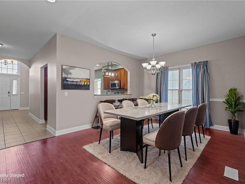 304 Cobblestone Drive, Mayfield Heights, OH 44143 Photo 19