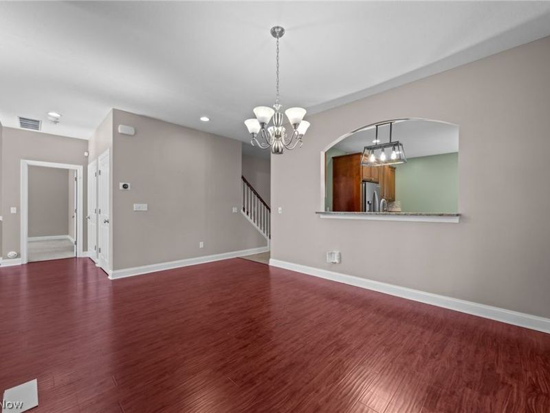 304 Cobblestone Drive, Mayfield Heights, OH 44143 Photo 21