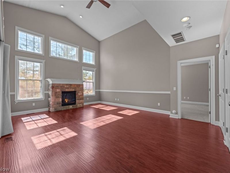 304 Cobblestone Drive, Mayfield Heights, OH 44143 Photo 23