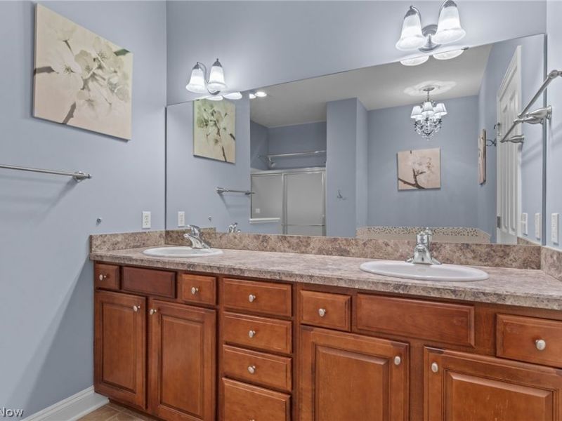 304 Cobblestone Drive, Mayfield Heights, OH 44143 Photo 32