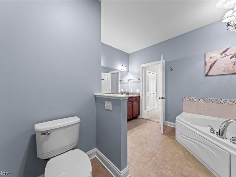 304 Cobblestone Drive, Mayfield Heights, OH 44143 Photo 34