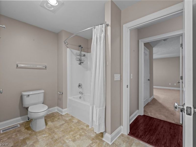 304 Cobblestone Drive, Mayfield Heights, OH 44143 Photo 45