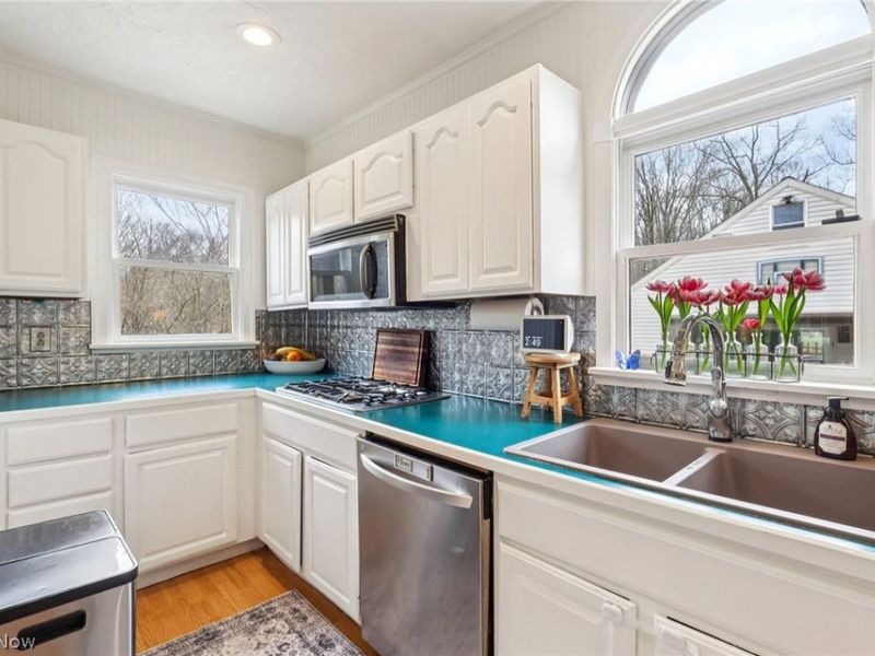 2933 Dover Center Road, Westlake, OH 44145 Photo 9