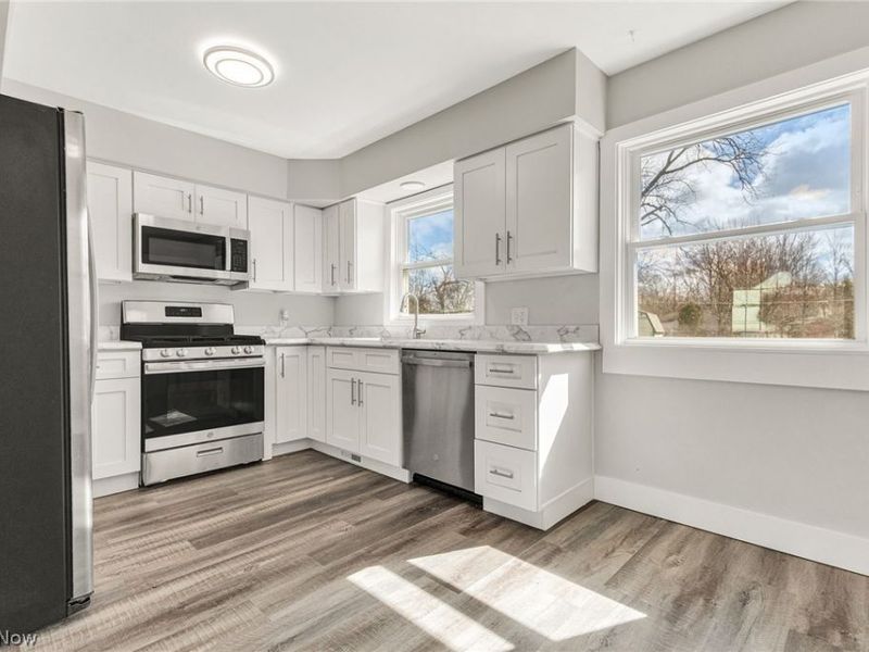 38396 Poplar Drive, Willoughby, OH 44094 Photo 6