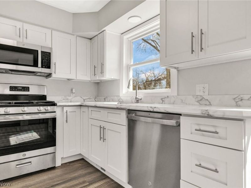 38396 Poplar Drive, Willoughby, OH 44094 Photo 8