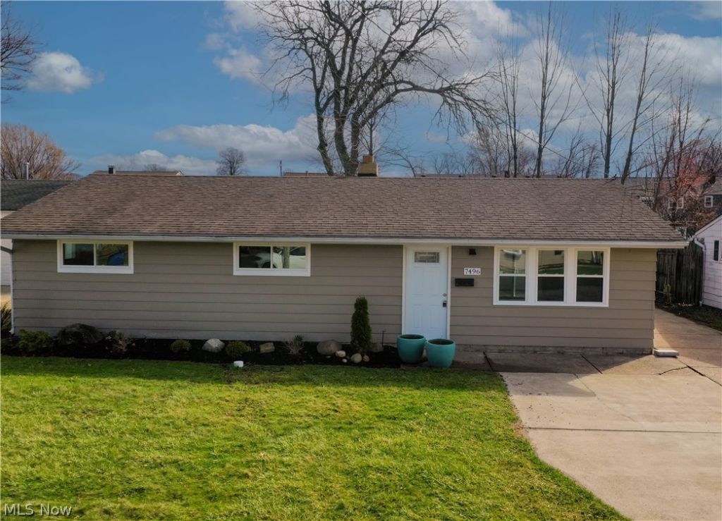 7496 Southland Drive, Mentor on the Lake, OH 44060