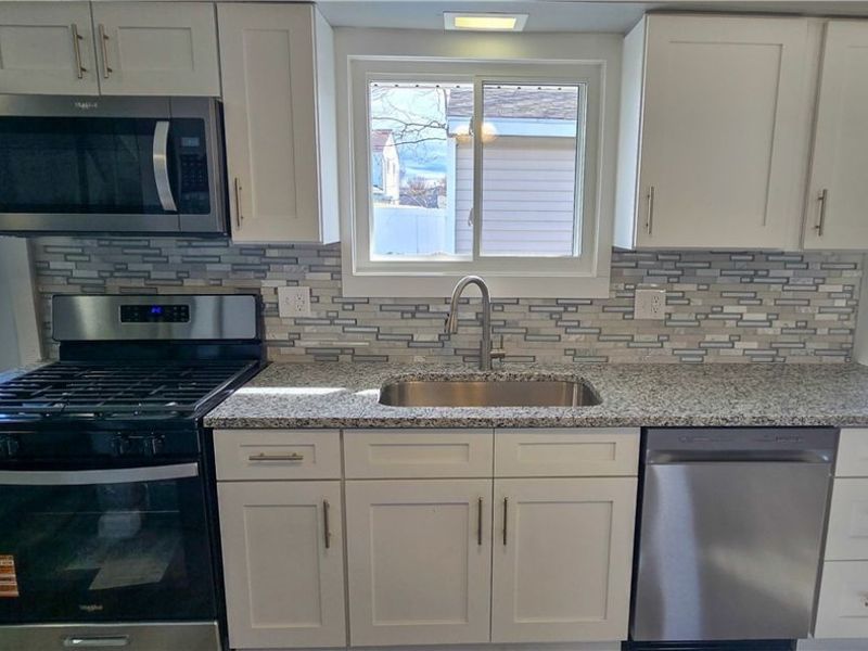 7496 Southland Drive, Mentor on the Lake, OH 44060 Photo 9