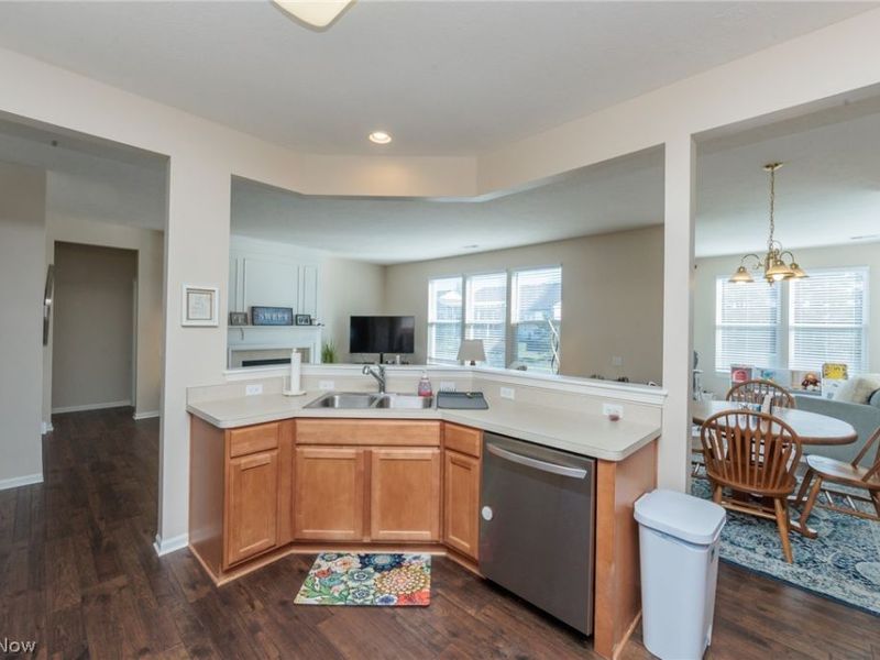 9469 Grist Mill Drive, North Ridgeville, OH 44039 Photo 12