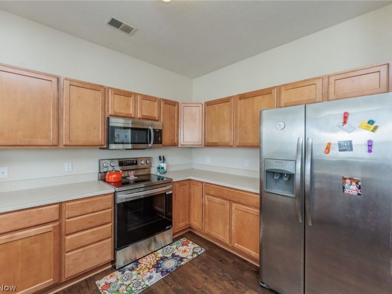 9469 Grist Mill Drive, North Ridgeville, OH 44039 Photo 14