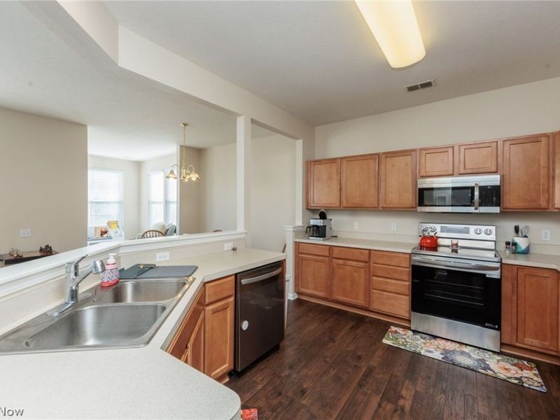 9469 Grist Mill Drive, North Ridgeville, OH 44039 Photo 17