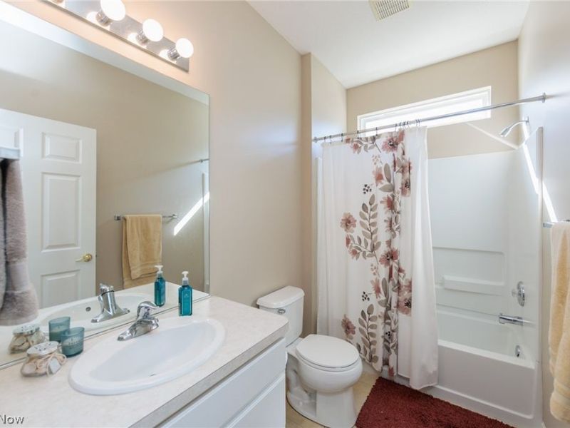 9469 Grist Mill Drive, North Ridgeville, OH 44039 Photo 32