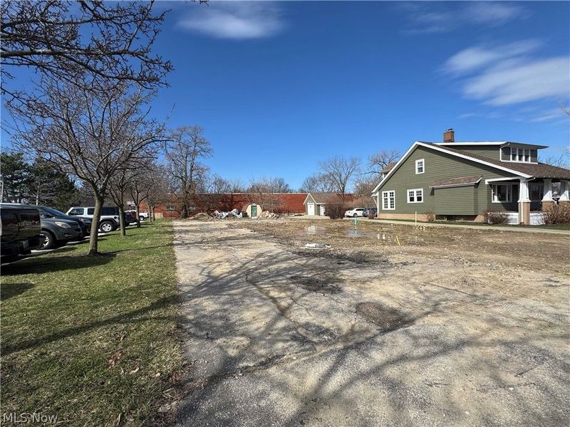 1260 Smith Court, Rocky River, OH 44116 Photo 4