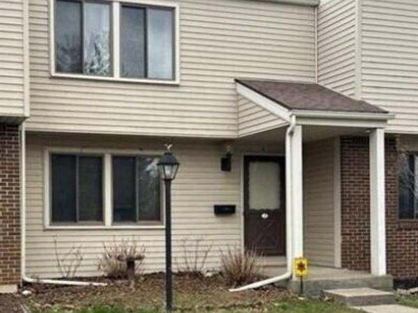 4 Meadowbrook Court, Perrysburg, OH 43551